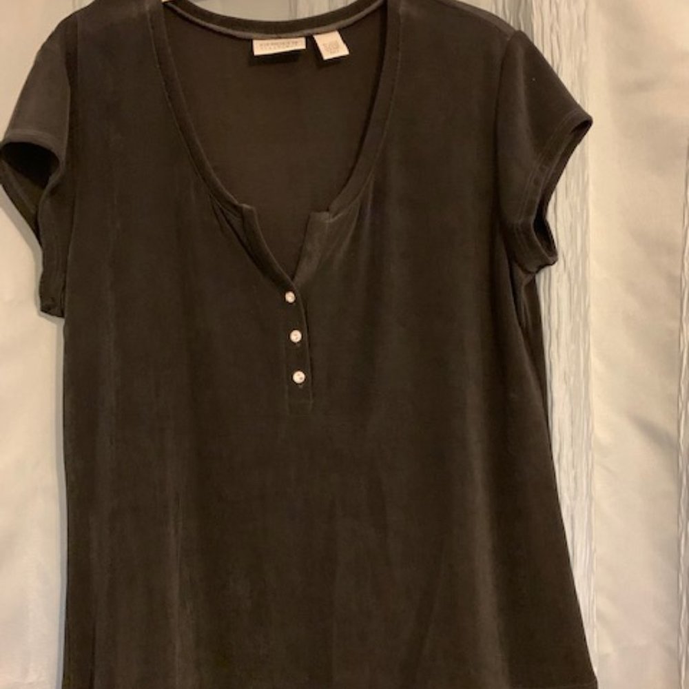 Black Chico Travelers V neck w/diamond buttons